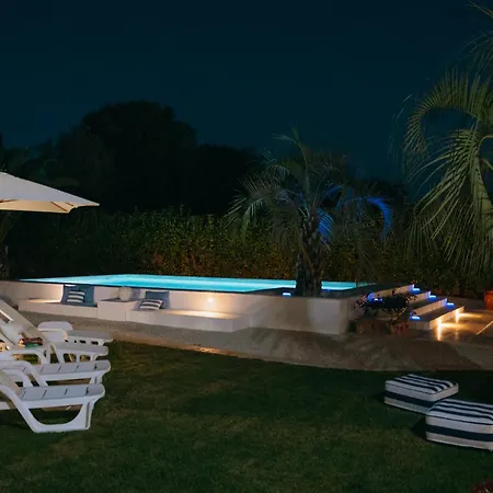 Garden Villa *